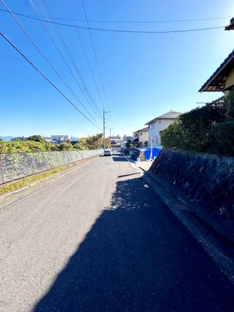 阿品4丁目 土地 前面道路含む外観 阿品4丁目 土地 前面道路含む外観