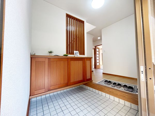 宮園上3丁目 戸建 玄関 宮園上3丁目 戸建 玄関