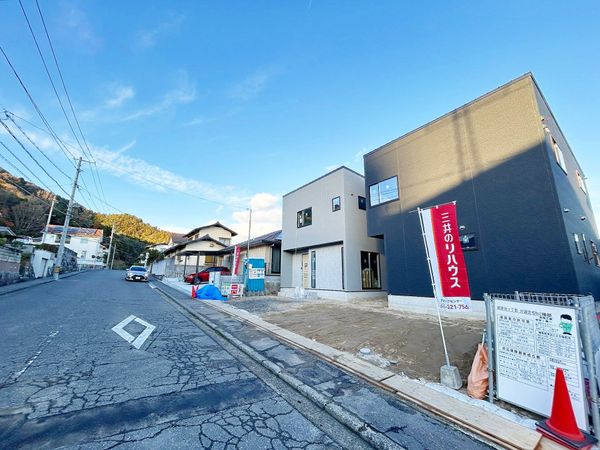 観音台一丁目 新築戸建No.2 前面道路含む外観