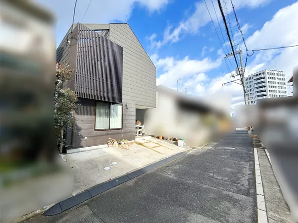 前面道路含む外観