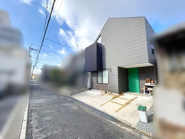 前面道路含む外観