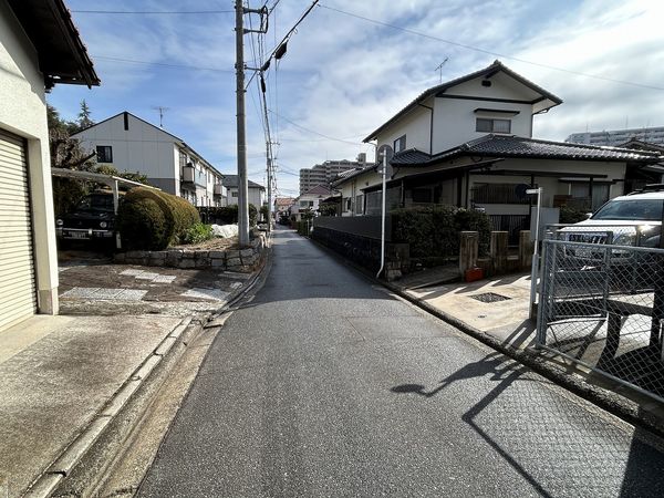 阿品2丁目 戸建 前面道路含む外観 阿品2丁目 戸建 前面道路含む外観