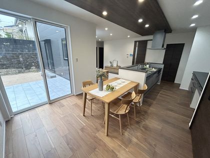 薬師が丘4丁目 新築戸建 リビング