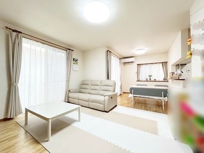 薬師が丘4丁目 戸建 リビング