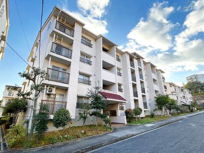 鈴が峰第4住宅 10号棟 外観