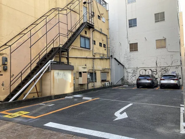 JR山陽本線「岡山」駅まで徒歩11分！（約850m）イオンモール岡山や杜の街グレースなど商業施設が多く利便性の高い立地。