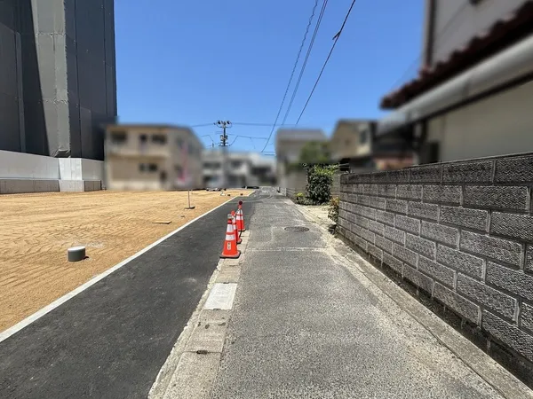 東側前面道路