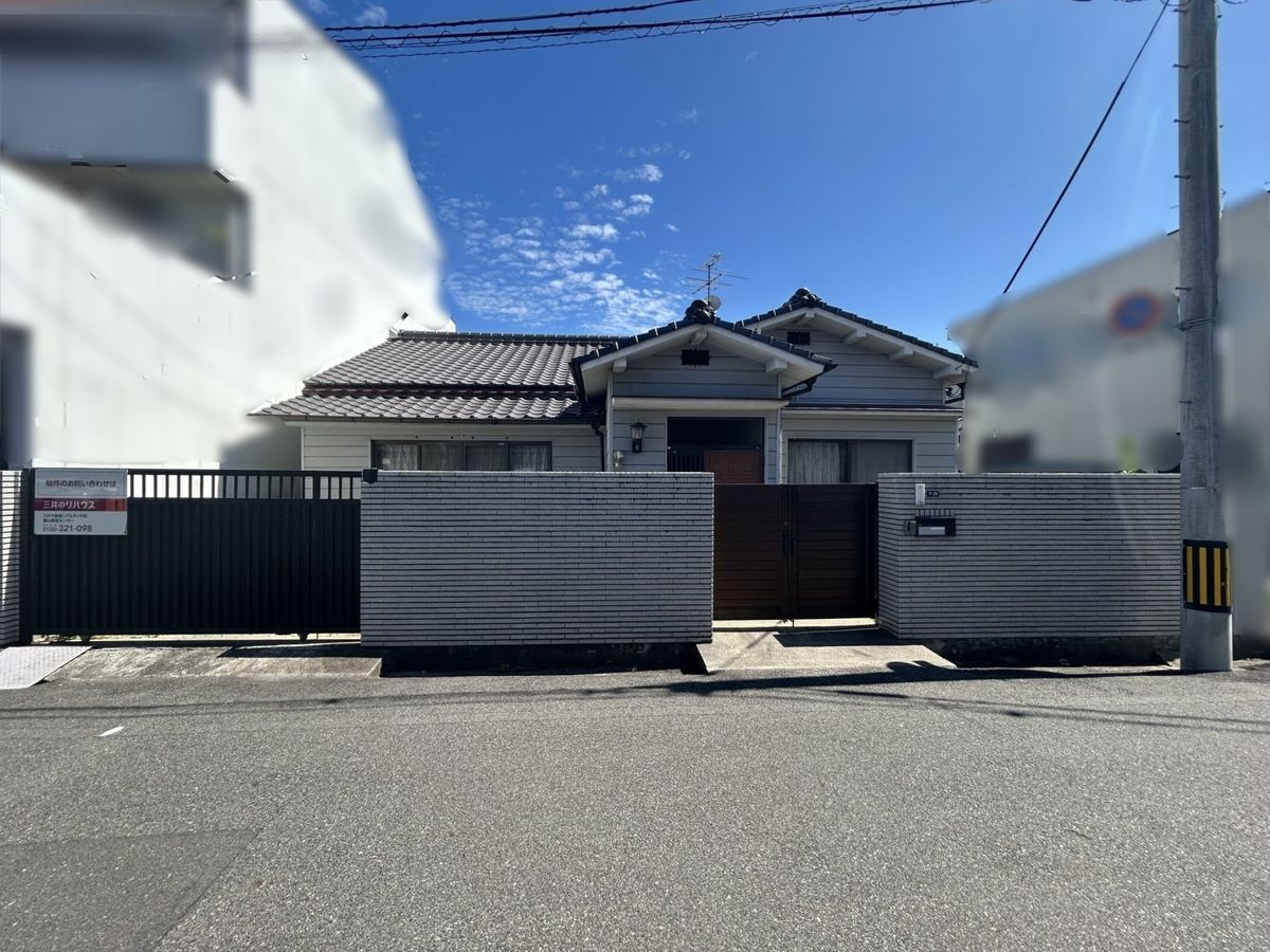 前面道路含む外観