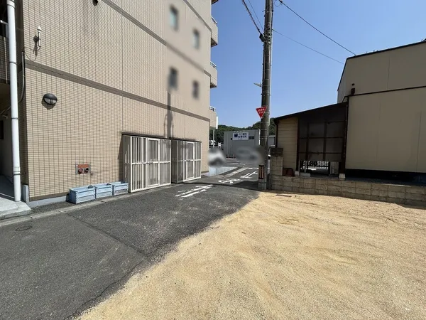東側道路