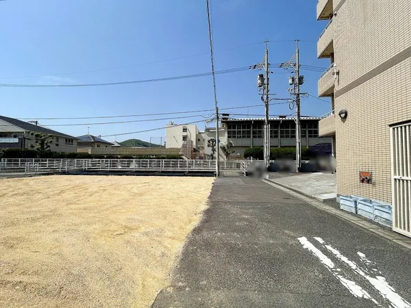 東側道路