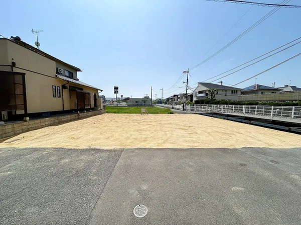東側道路
