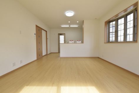 津高戸建 リビング