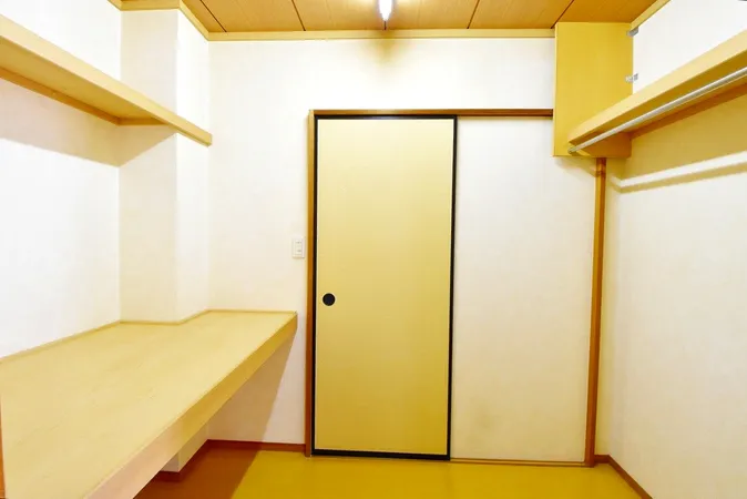 和室にはウォークインクローゼットを隣接しており、廊下からも出入り可能です。