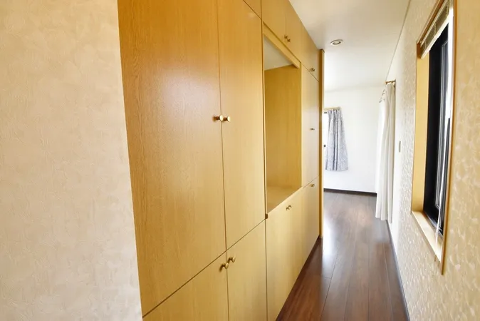 ２階南側洋室の収納