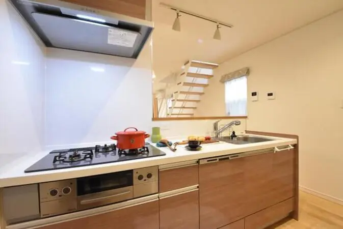 作業中広がる空間に目を向けることが出来るので、開放感のあるオープンキッチン！