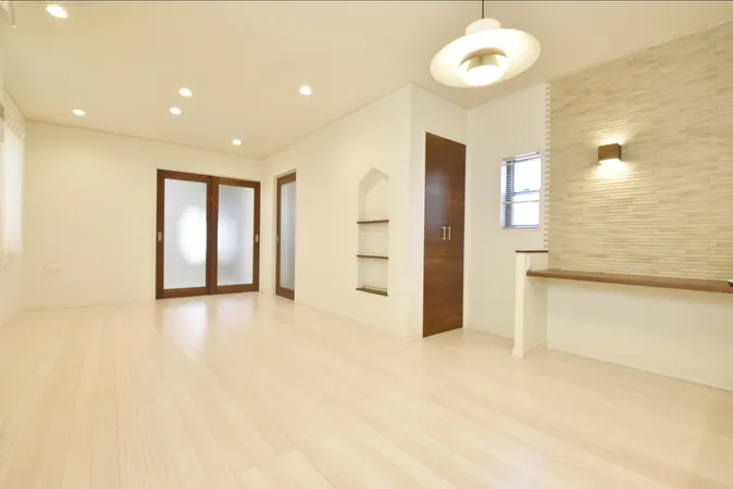 LDK横には洋室があり、リビングから目が届く場所なので、お子様の遊び部屋・お昼寝スペースとして使うのもオススメです。