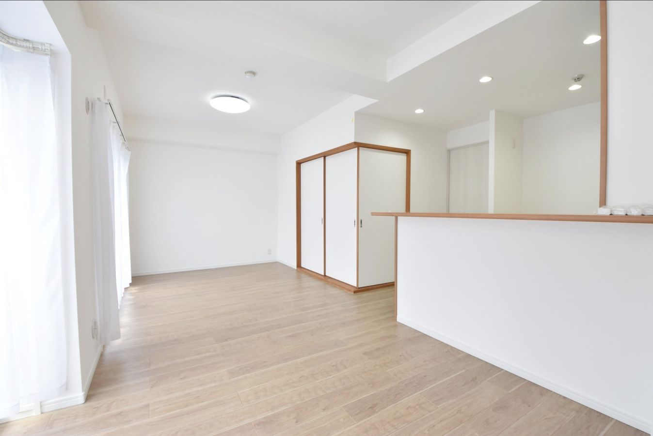 ローレルコートアネスト医大前 リビング リビング