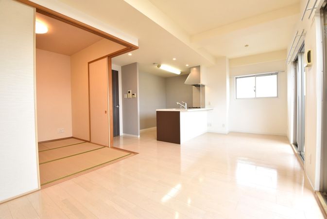 アルファライフ岡大医学部前 リビング アルファライフ岡大医学部前 リビング