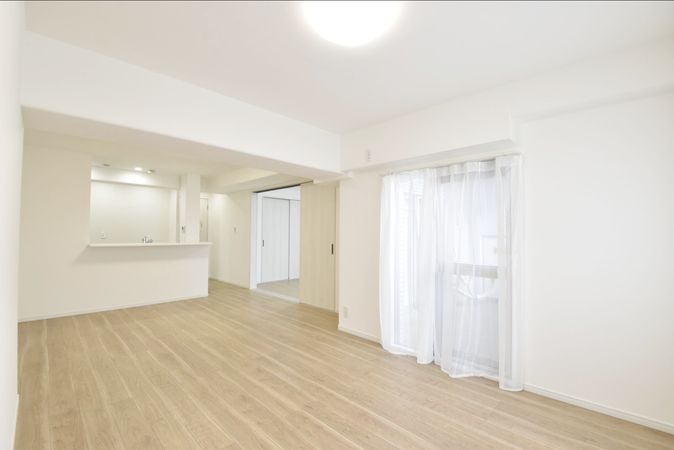 サーパス東古松 リビング