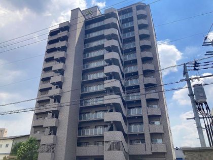 ロイヤルガーデン伊福町 外観