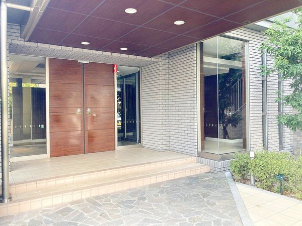 ロイヤルガーデン伊福町 エントランス エントランス