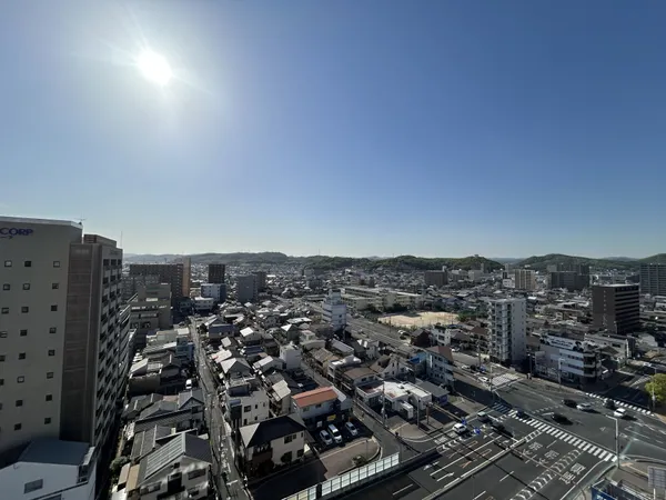 西側バルコニーからの開放感あふれる眺望です。