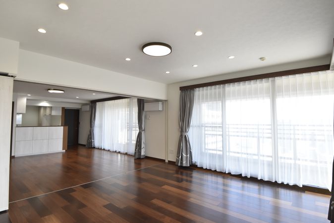 コア本町 リビング