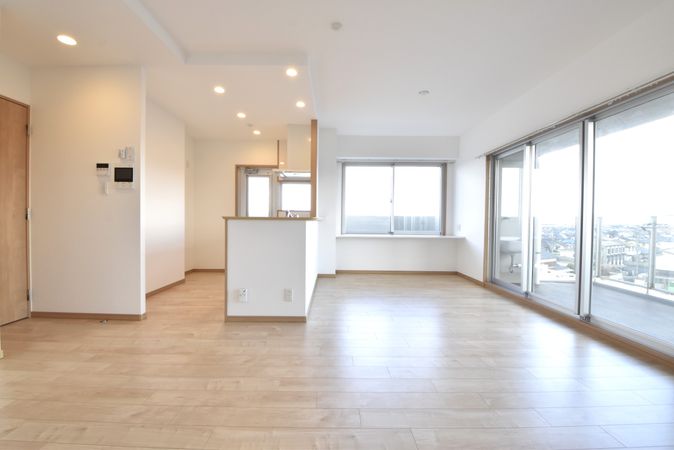 ヴェルディ・ザ・ガーデン芳泉イースト リビング