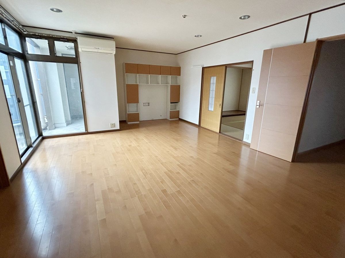 伊島町二丁目住宅付店舗 リビング リビング