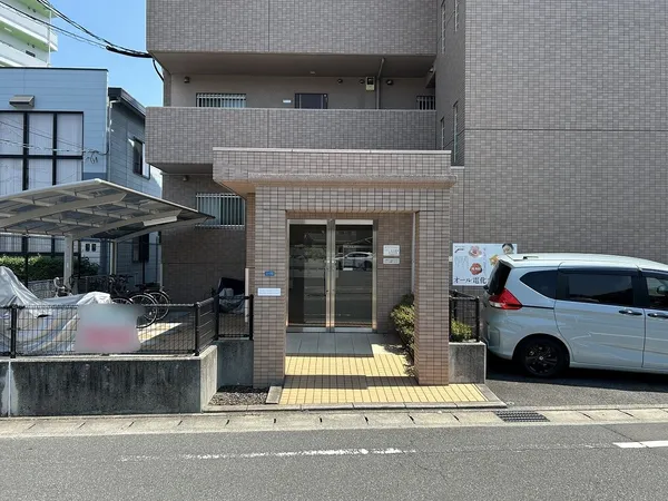 マンションエントランス部分です。