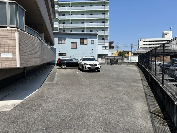敷地内駐車場です。
