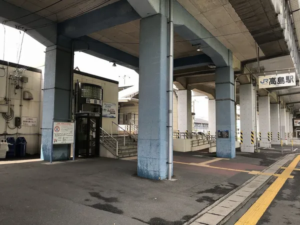 徒歩3分。