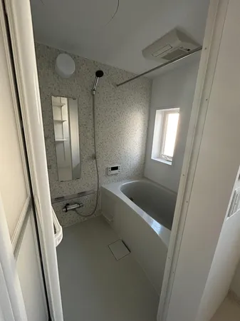 賃借人に喜ばれる浴室に窓や乾燥機能付きバスルーム。