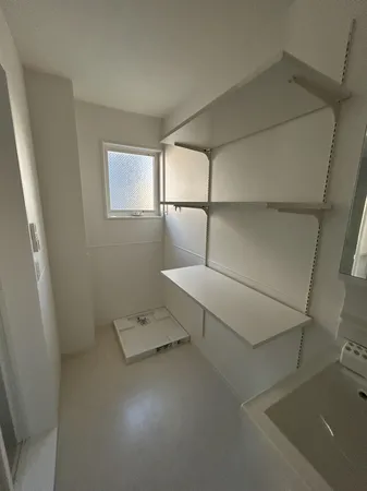 賃借人に喜ばれる収納溢れる洗面スペース。