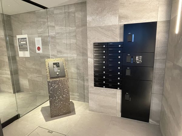 広島市西区横川町一丁目所在土地建物 エントランス 広島市西区横川町一丁目所在土地建物 エントランス