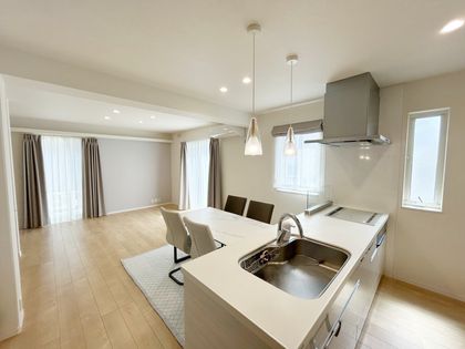 石内北2丁目 戸建 リビング
