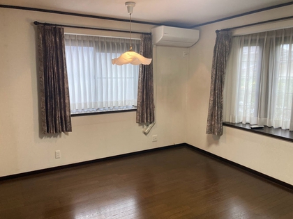 口田南四丁目 戸建 リビング
