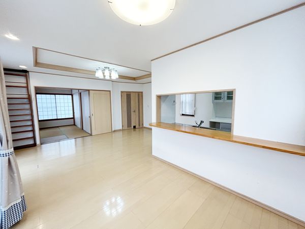 山本新町1丁目 戸建 リビング 山本新町1丁目 戸建 リビング