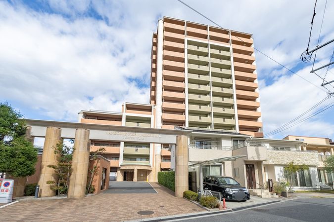 ランドコア西原駅前リバーウィズ 外観