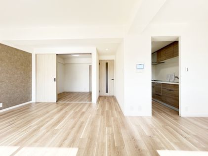 サーパスタウン大町 リビング