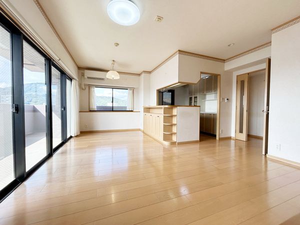 フローレンス古市センターコート リビング フローレンス古市センターコート リビング