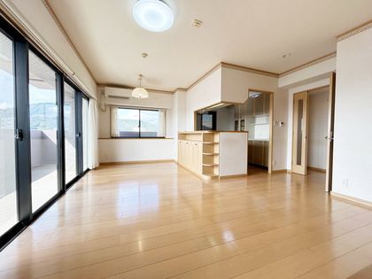 フローレンス古市センターコート リビング