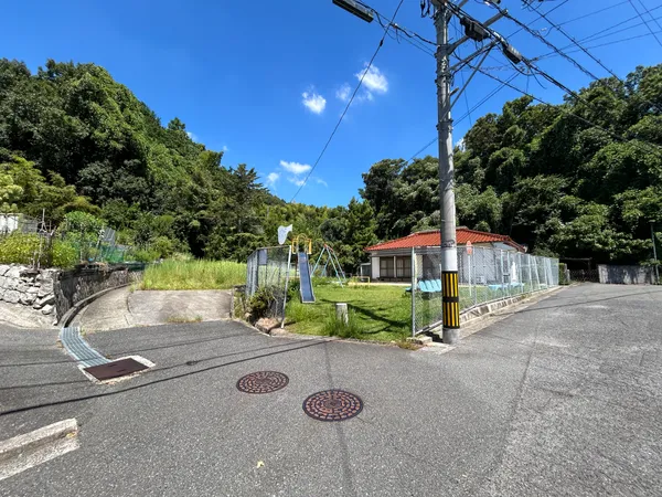 前面道路含む外観
