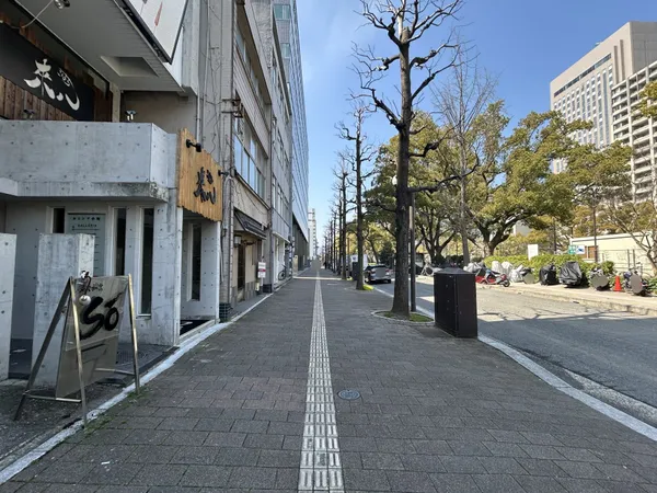 前面道路含む外観