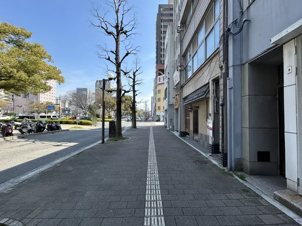 前面道路含む外観