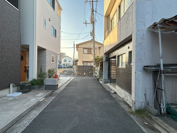 吉島西1丁目 土地(解体更地渡し) 前面道路含む外観 前面道路含む外観