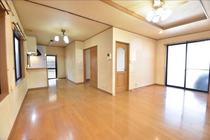 南千田西町 戸建 リビング 南千田西町 戸建 リビング