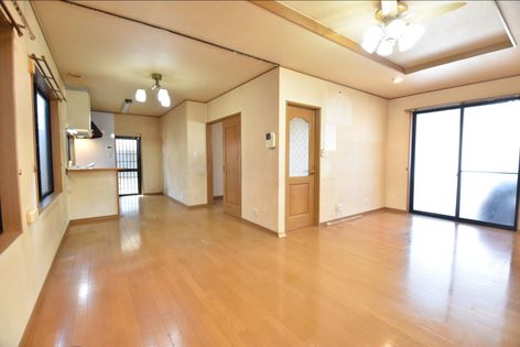 南千田西町 戸建 リビング