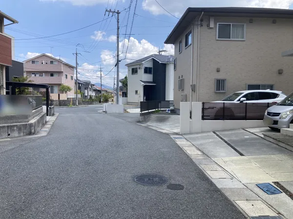 前面道路含む外観