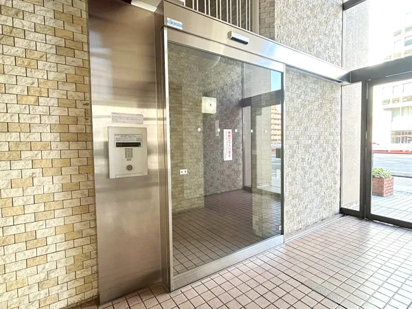 オートロック付きです。